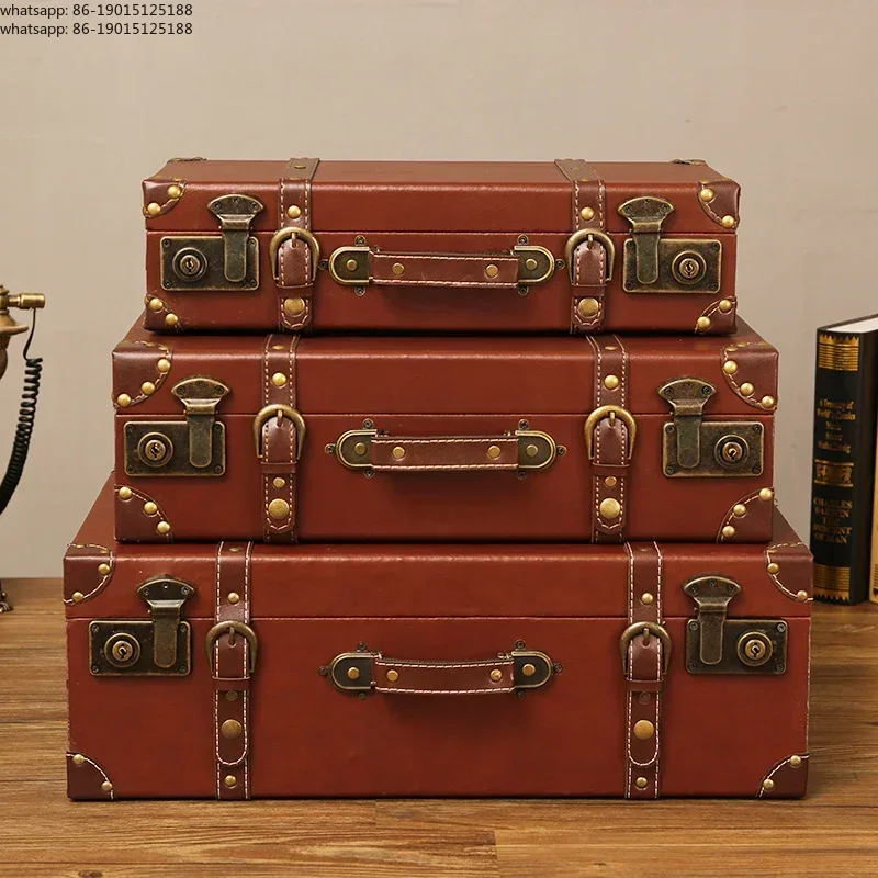 Photography Lighting Style - Retro lederen etui beeldjes lichte luxe