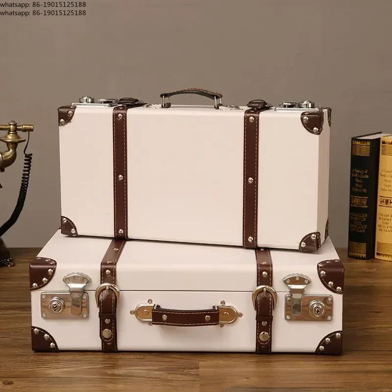 Retro lederen etui beeldjes li - Photography Lighting Style recensie en prijs