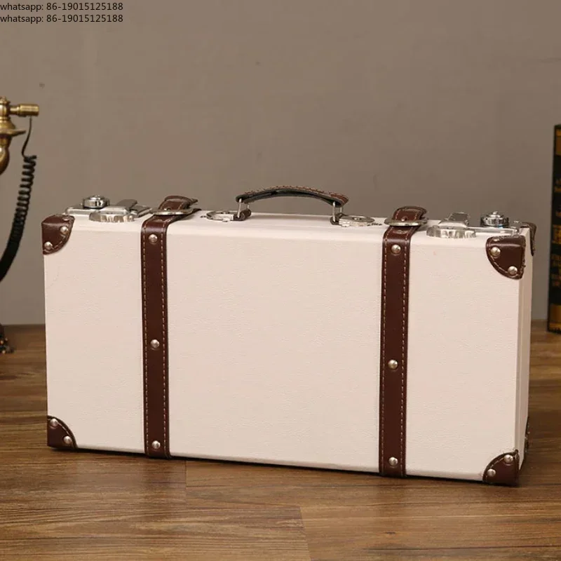 Retro lederen etui beeldjes li - Photography Lighting Style recensie en prijs